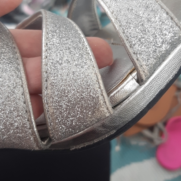 Kohl's silver metallic sparkly women wrap around size 9 heels - Picture 6 of 8